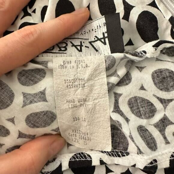 Vintage DBA-LA Sun Dress Overlap Wrap Tie Body Flattering Size S Black & White - Picture 15 of 15